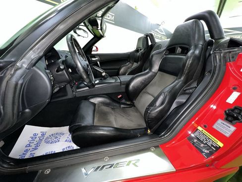 Used 2004 Dodge Viper SRT-10 RWD image 18