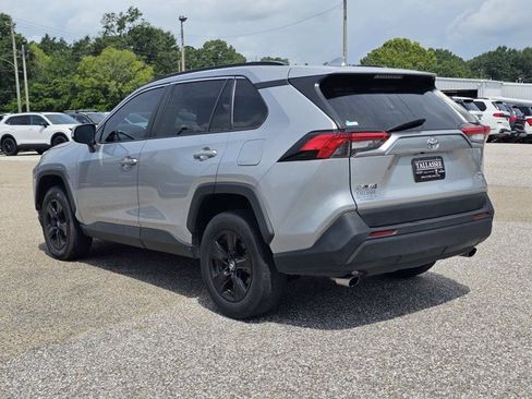 Used 2021 Toyota RAV4 XLE FWD image 13