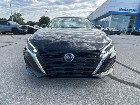 Used 2024 Nissan Altima 2.5 SV image 3