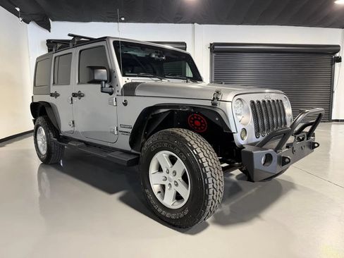 Used 2017 Jeep Wrangler Unlimited Sport w/ Quick Order Package 24S AWD/4WD image 3