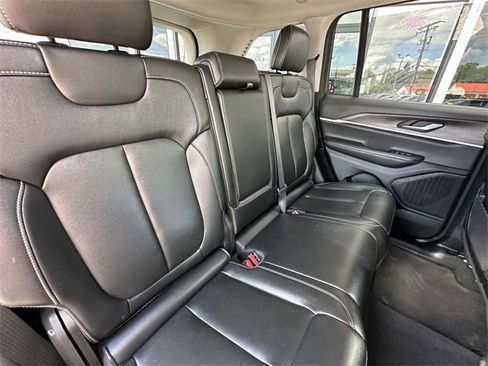 Used 2024 Jeep Grand Cherokee Limited image 37