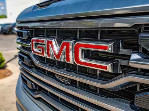 Used 2024 GMC Sierra 1500 AT4 w/ Technology Package AWD/4WD image 3