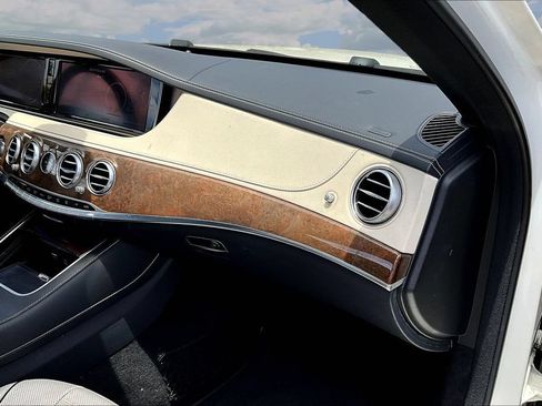 Used 2016 Mercedes-Benz S 550 Sedan image 23