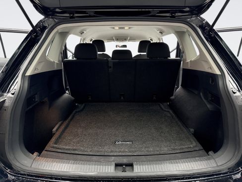 Used 2021 Volkswagen Tiguan S image 17