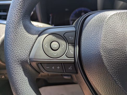 Used 2026 Toyota Corolla LE FWD image 17