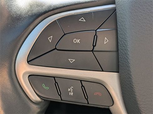 Used 2021 Jeep Grand Cherokee Laredo X image 21