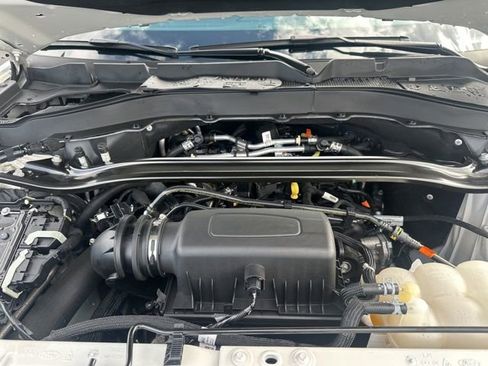 Used 2024 Ford Explorer Limited image 36