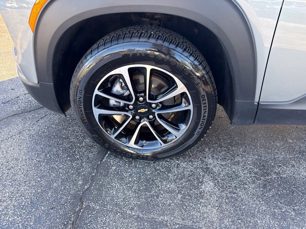Used 2024 Chevrolet TrailBlazer LT w/ Driver Confidence Package AWD/4WD image 12