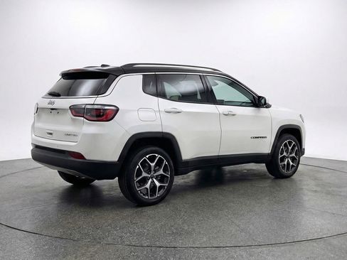 Used 2025 Jeep Compass Limited AWD/4WD image 9