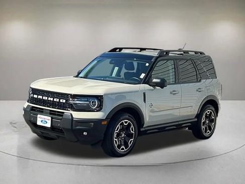 Certified 2025 Ford Bronco Sport Outer Banks w/ Outer Banks Tech Package+ image 2