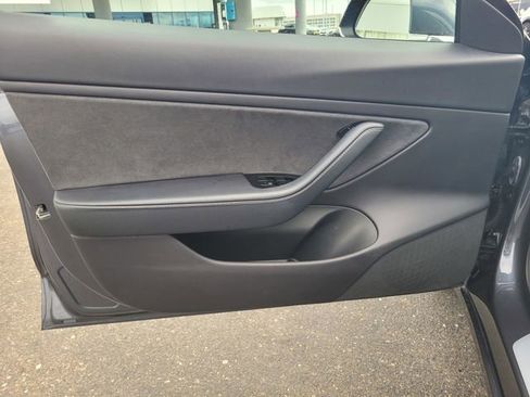 Used 2019 Tesla Model 3 Mid Range image 18