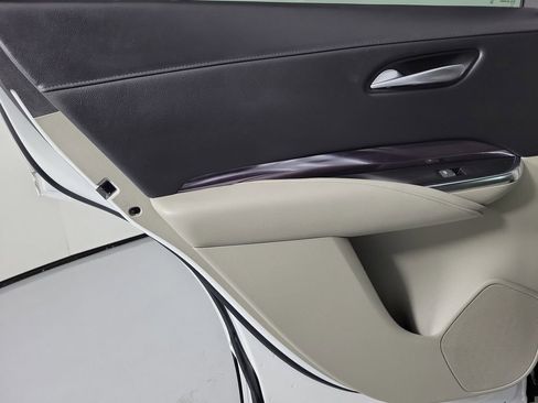 Used 2023 Cadillac XT4 Luxury w/ Cold Weather Package image 13