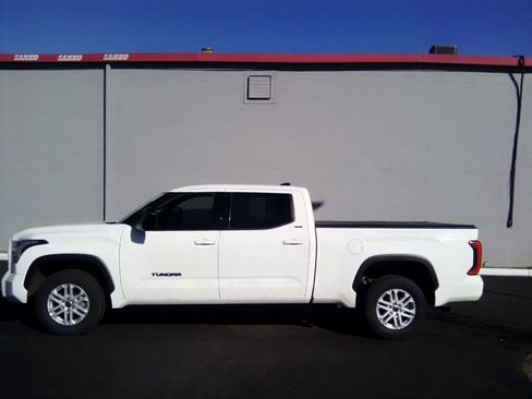 Used 2023 Toyota Tundra SR5 w/ SR5 Premium Package image 14