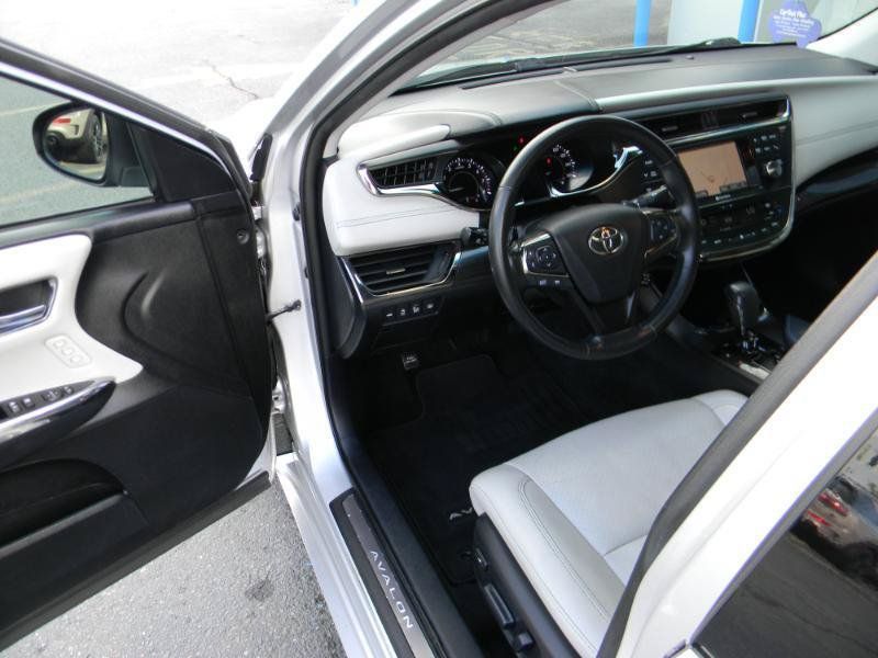 Used 2013 Toyota Avalon Limited FWD image 15