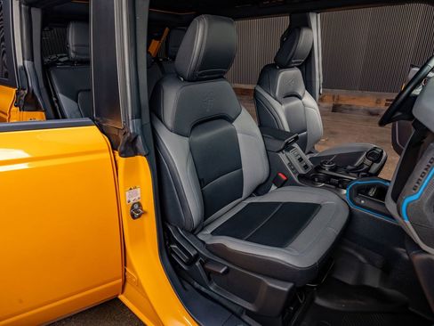 Used 2022 Ford Bronco Black Diamond image 31