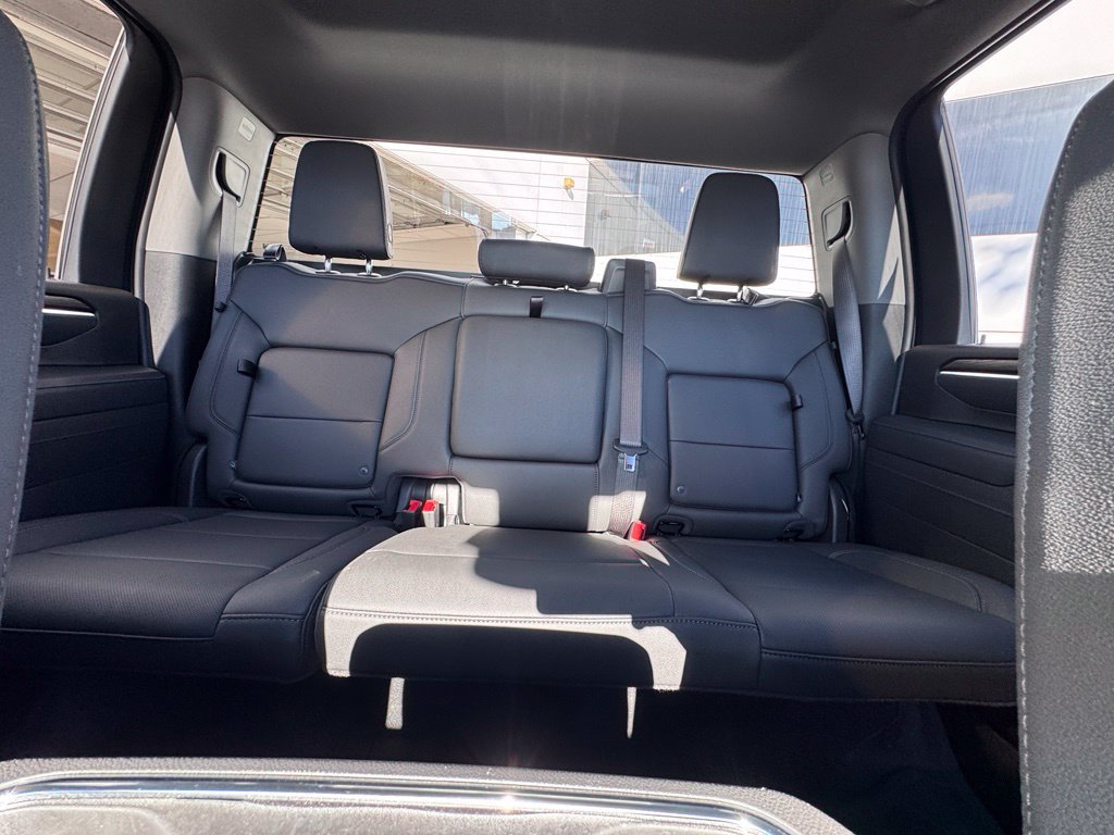 Used 2026 GMC Sierra 2500 SLT w/ SLT Convenience Package AWD/4WD image 32
