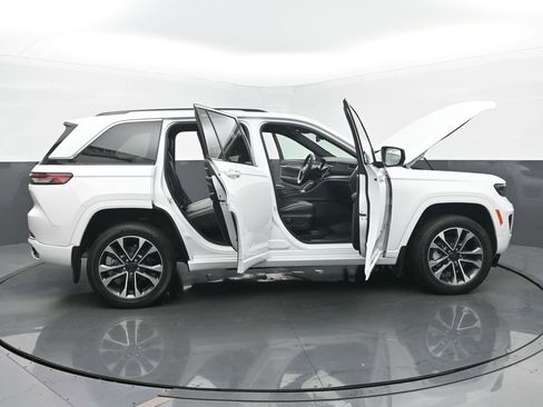 Used 2023 Jeep Grand Cherokee Overland image 57