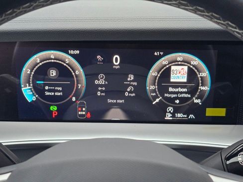 New 2026 Volkswagen Tiguan SE AWD/4WD image 40