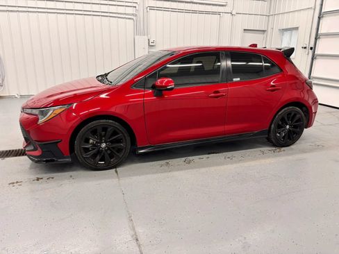 Used 2021 Toyota Corolla SE w/ Special Edition FWD image 12