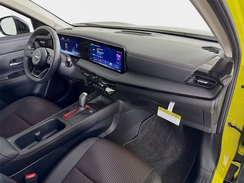 New 2026 Nissan Kicks SR FWD image 28