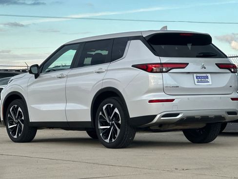 Used 2024 Mitsubishi Outlander SE image 5