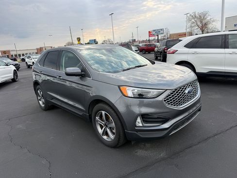 Used 2024 Ford Edge SEL w/ Convenience Package image 3