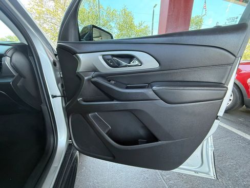Used 2018 Chevrolet Traverse LS FWD image 31