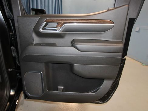 Used 2024 GMC Sierra 1500 Elevation image 25
