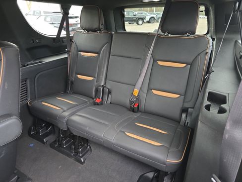 Used 2024 GMC Yukon XL AT4 w/ Technology Package image 15