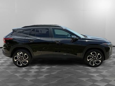 Certified 2025 Chevrolet Trax RS w/ Sunroof Package FWD image 6