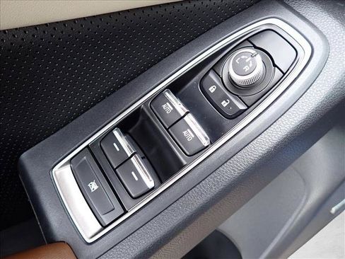 Used 2019 Subaru Ascent Touring AWD/4WD image 18
