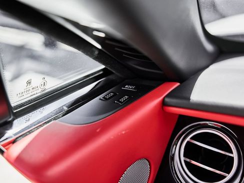 Used 2018 Rolls-Royce Dawn RWD image 49