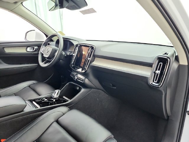 Used 2024 Volvo XC40 B5 Plus w/ Protection Package Premier AWD/4WD image 17