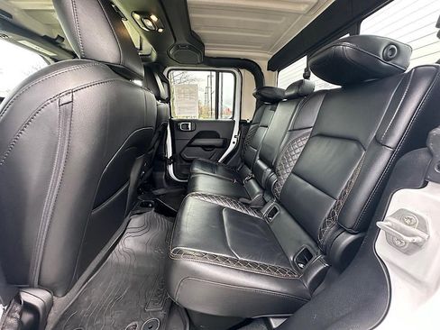 Used 2022 Jeep Gladiator Overland image 20