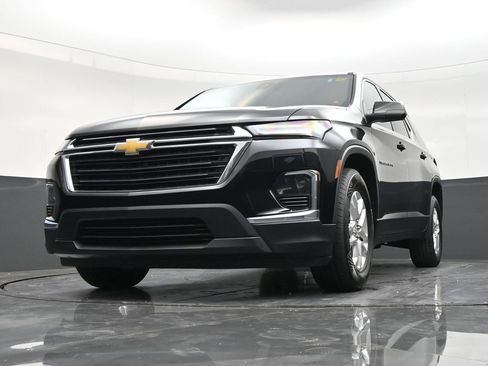 Used 2023 Chevrolet Traverse LS FWD image 28