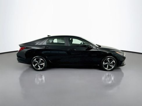 Used 2023 Hyundai Elantra SEL w/ Convenience Package FWD image 9