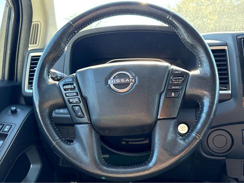 Used 2022 Nissan Frontier SV image 12