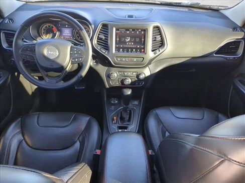 Used 2019 Jeep Cherokee Trailhawk image 19