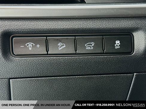 Used 2024 Kia Telluride EX w/ EX Captain's Chair Package FWD image 10