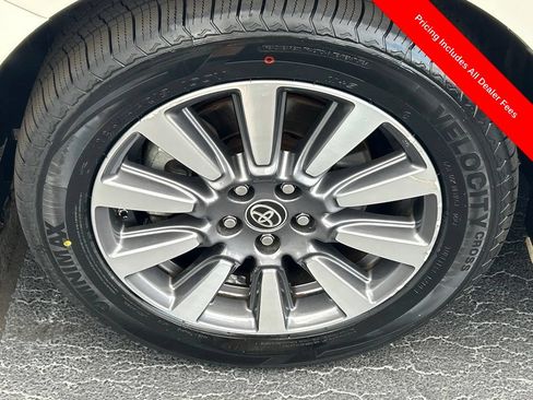 Used 2020 Toyota Sienna XLE Premium AWD/4WD image 29