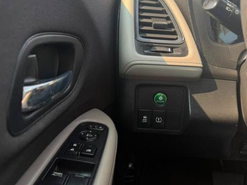 Used 2021 Honda HR-V LX image 18