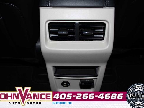 Used 2022 Ford Edge Titanium image 29