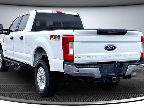 Used 2019 Ford F250 XLT w/ XLT Value Package image 4