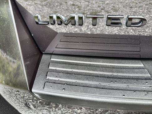 Used 2024 Ford Expedition Limited AWD/4WD image 39