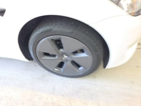 Used 2023 Tesla Model 3 Standard Range RWD image 3