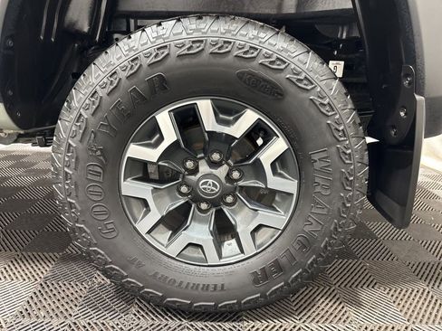 Used 2023 Toyota Tacoma TRD Off-Road image 33