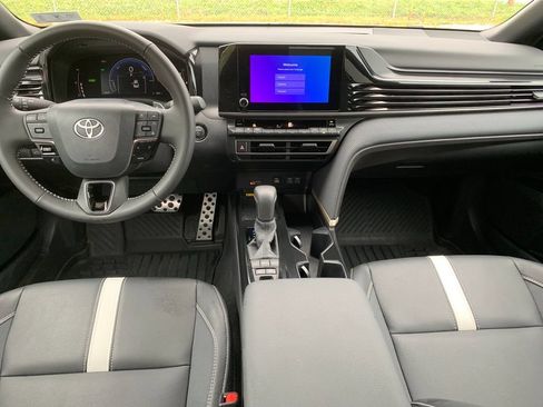 Used 2026 Toyota Camry SE FWD image 16