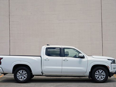 Used 2024 Nissan Frontier SV w/ Technology Package RWD image 46