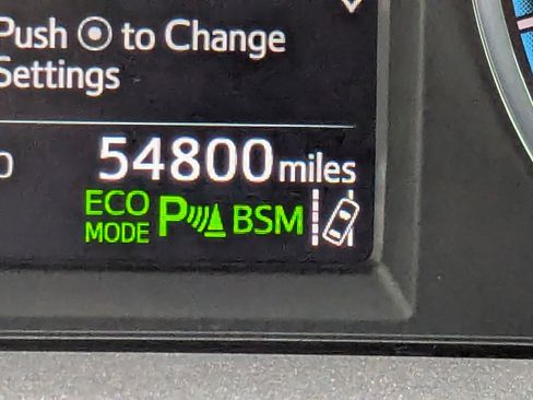 Used 2017 Toyota RAV4 Limited image 19