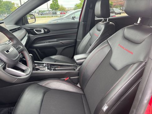 Used 2025 Jeep Compass Trailhawk AWD/4WD image 24